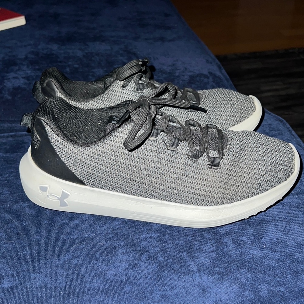 Womens UA Ripple shoes size 10